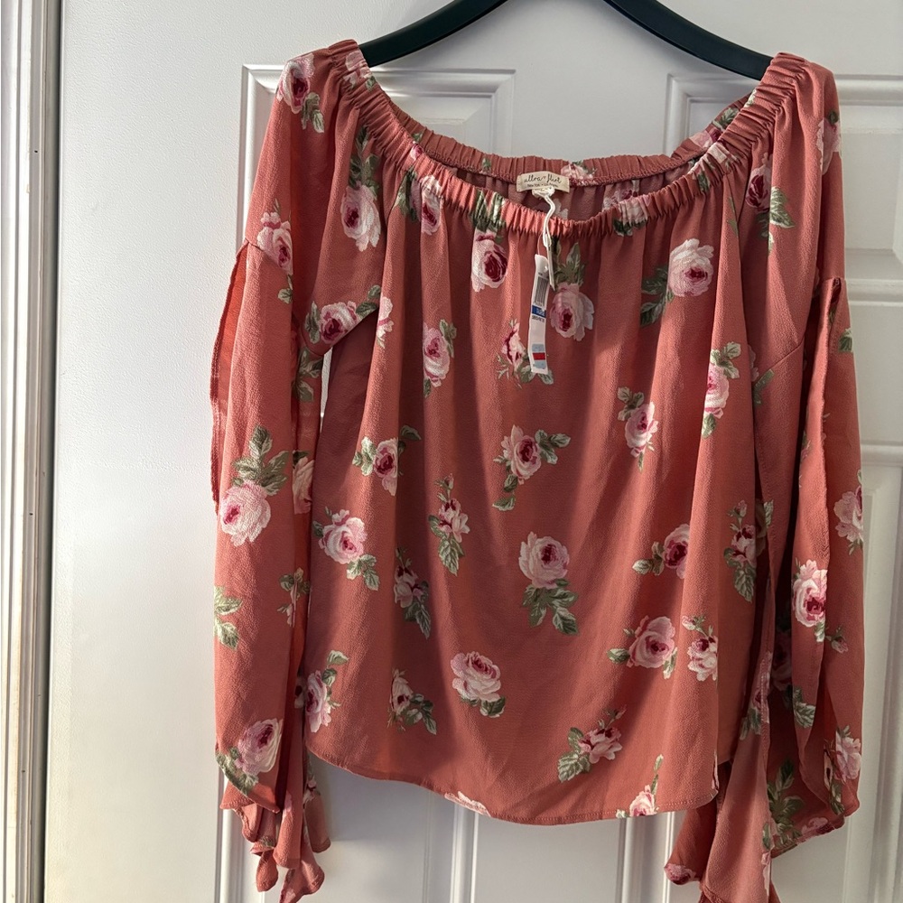 Floral Off-Shoulder Top - Picture 3 of 3